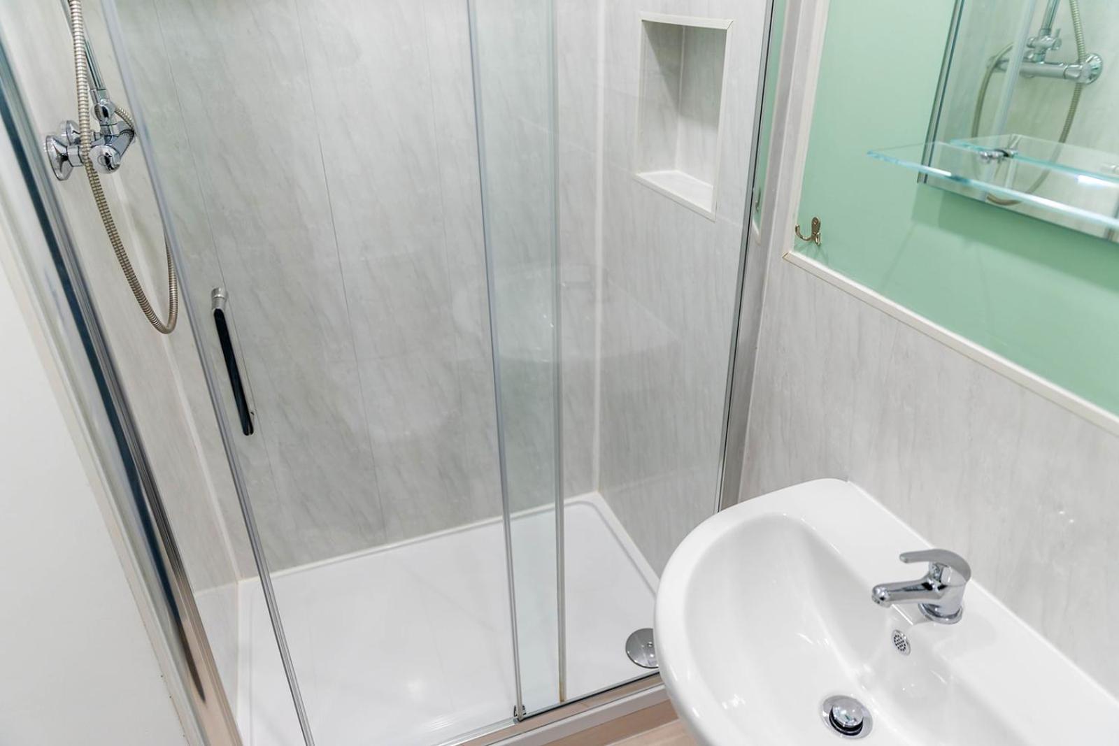Windermere Studio Rooms - With Free Car Parking Onsite Exterior foto