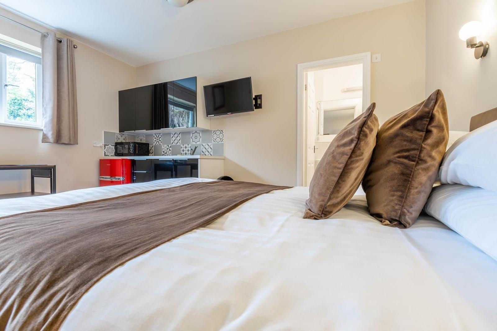 Windermere Studio Rooms - With Free Car Parking Onsite Exterior foto
