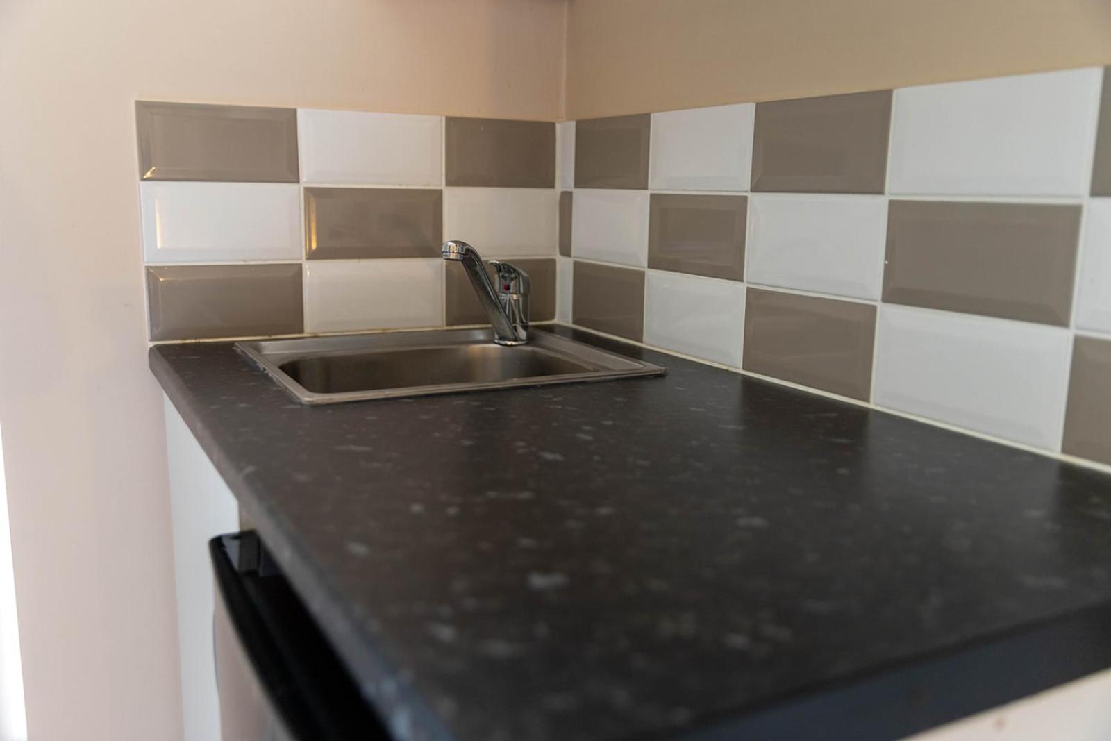 Windermere Studio Rooms - With Free Car Parking Onsite Exterior foto